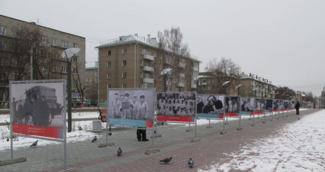 В городах Пермского края открываются уличные выставки, посвящённые героическому труду врачей